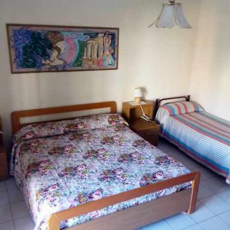 Hotel Eliseo Джардини Наксос Екстериор снимка