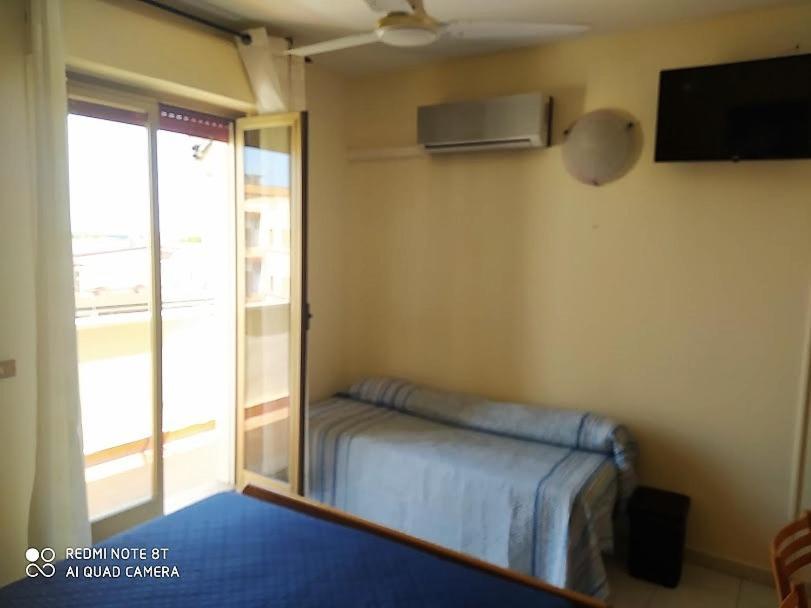 Hotel Eliseo Джардини Наксос Екстериор снимка