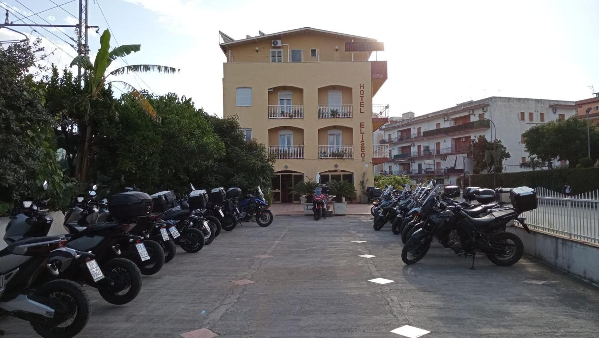 Hotel Eliseo Джардини Наксос Екстериор снимка