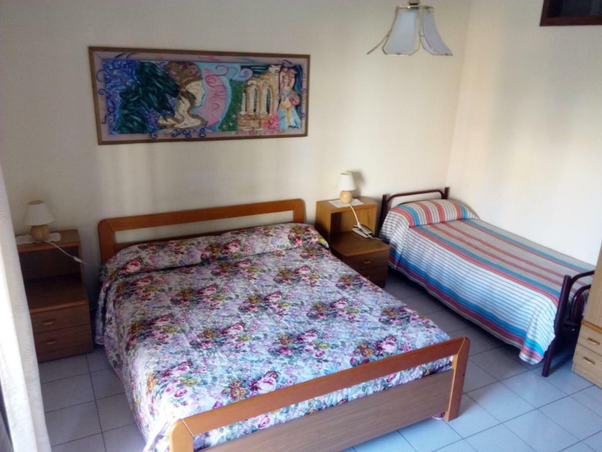 Hotel Eliseo Джардини Наксос Екстериор снимка