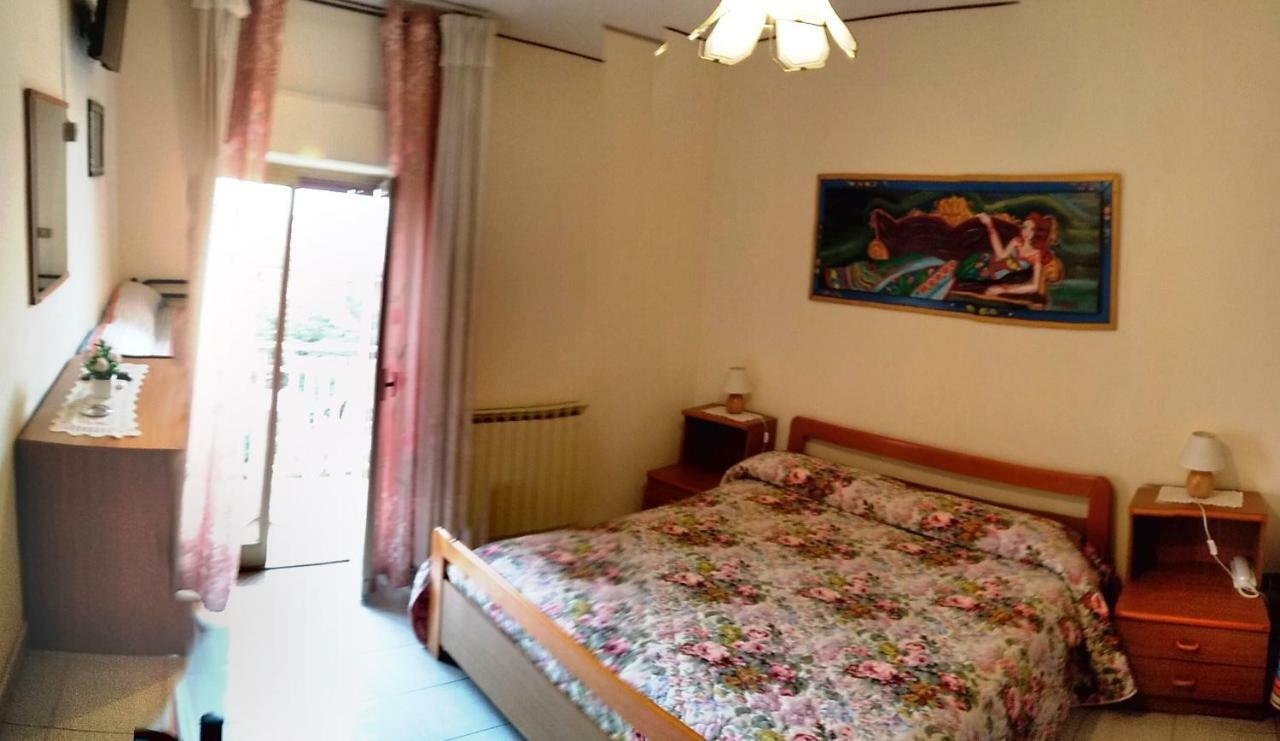 Hotel Eliseo Джардини Наксос Екстериор снимка