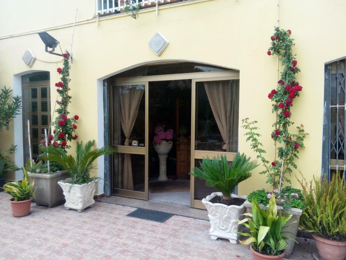 Hotel Eliseo Джардини Наксос Екстериор снимка