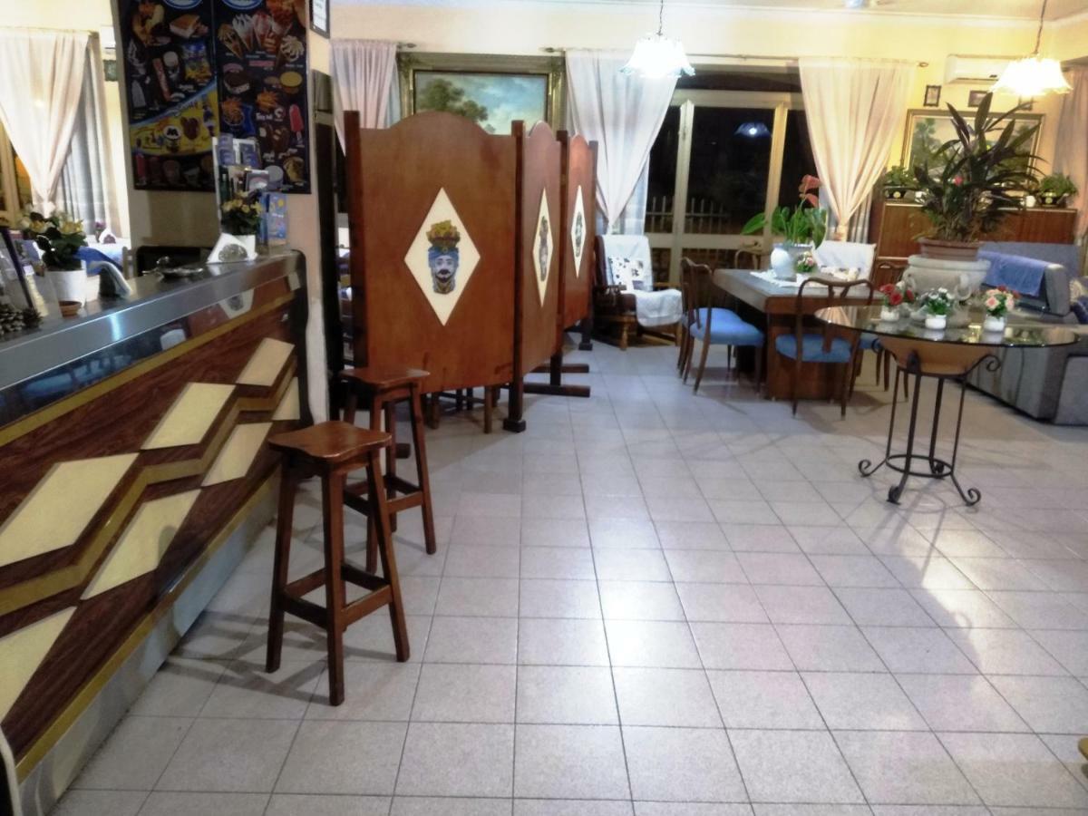 Hotel Eliseo Джардини Наксос Екстериор снимка