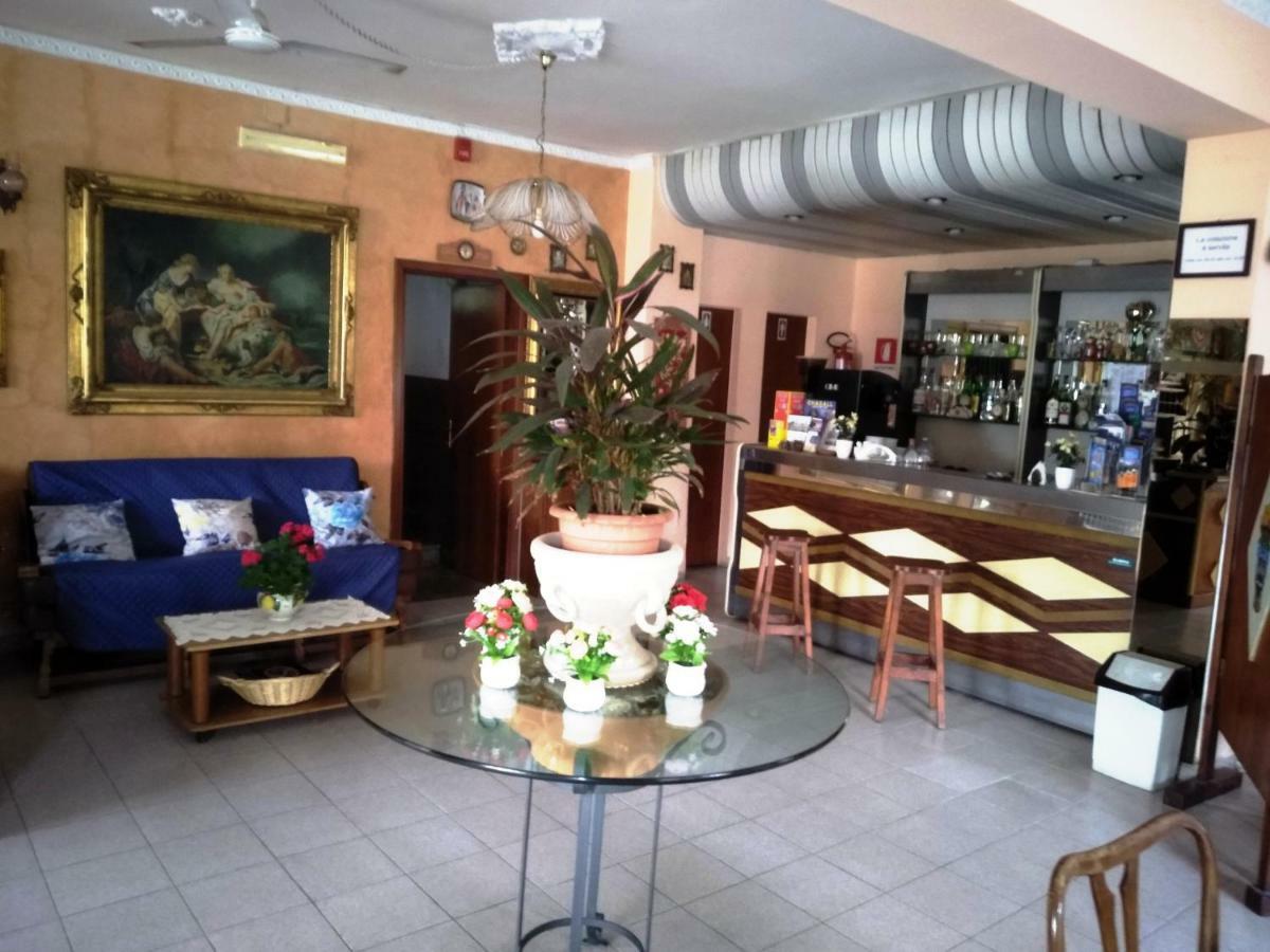 Hotel Eliseo Джардини Наксос Екстериор снимка