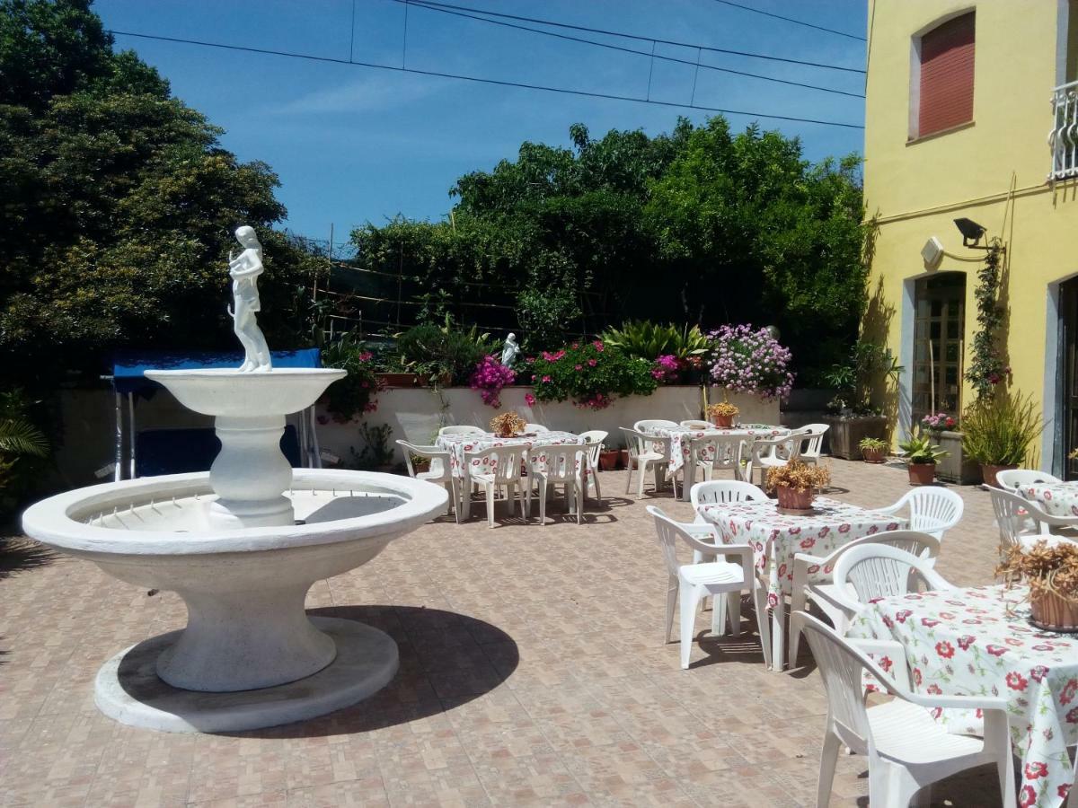Hotel Eliseo Джардини Наксос Екстериор снимка